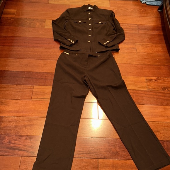 ST JOHN SPORT by Marie Gray pant suit - Picture 2 of 8